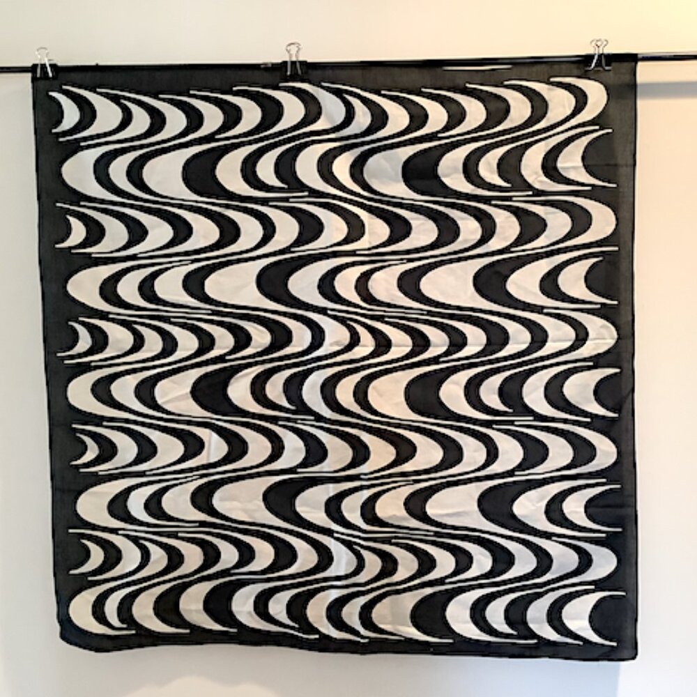 Black & White Swirl pattern Scarf: 31” X 31” vintage, unbranded, cotton-blend